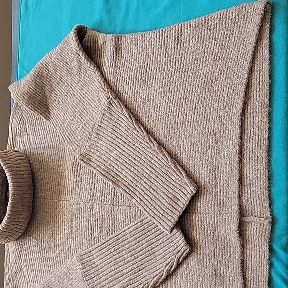 Vince Camuto Hi-Lo Cozy Oversized Turtleneck Sweater, M, Taupe, NWT - Picture 6 of 12